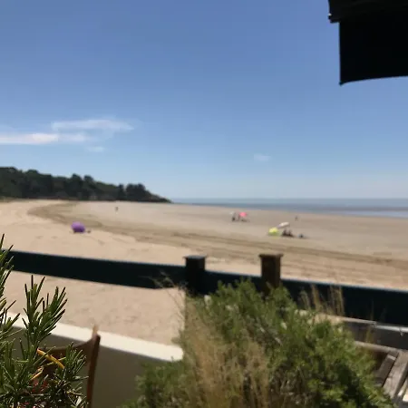 Mobil Avec Spacieuse Terrasse A Proche De Royan