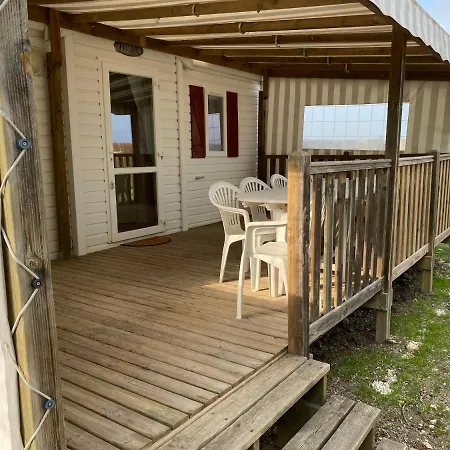 Campsite Mobil Avec Spacieuse Terrasse A Proche De Royan *