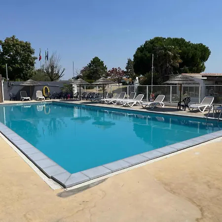 Mobil Avec Spacieuse Terrasse A Proche De Royan Meschers-sur-Gironde