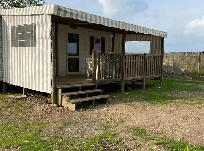 Camping Mobil Avec Spacieuse Terrasse A Proche De Royan Meschers-sur-Gironde